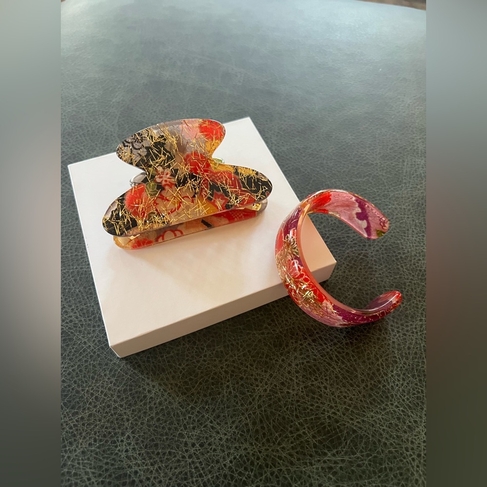 Accessories Set Bracelet and Hair Clip Japanese Floral Red Gold Multicolor
